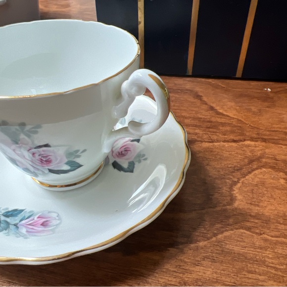 Royal Grafton Pink Roses Floral Fine Bone China Tea Cup And Saucer England - Picture 3 of 7